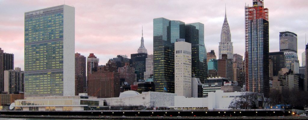 United_Nations_Headquarters_in_New_York_City,_view_from_Roosevelt_Island